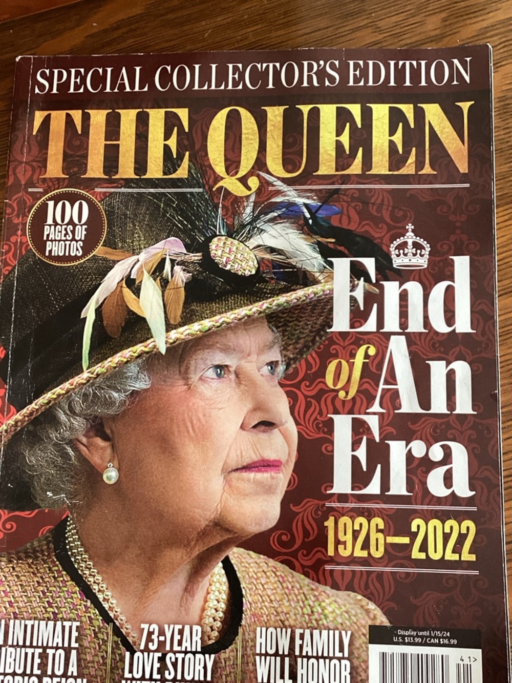 Special Collector's Edition: The Queen - End of An Era (Red)